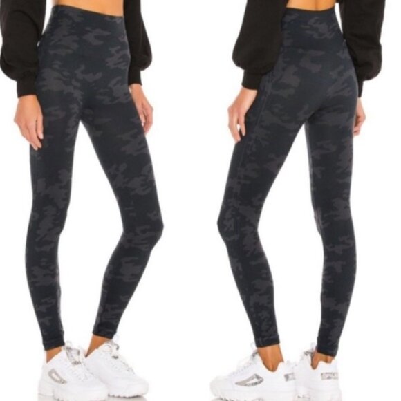 Spanx NEW Look at Me Now Camo Hi Waisted Pant Seamless Legging Stretch Black XL - Picture 1 of 16